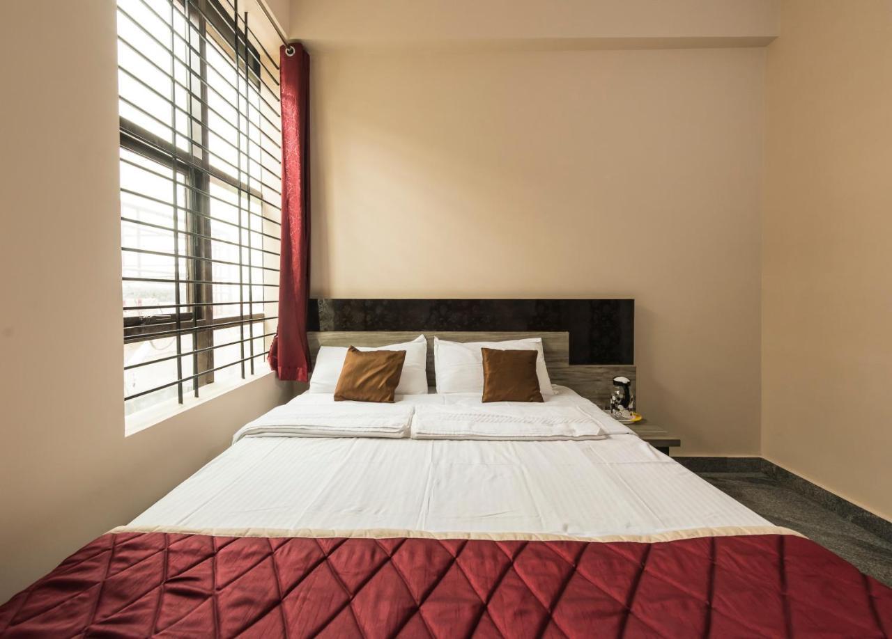 מייזור Oyo 9544 Hotel Crown Residency מראה חיצוני תמונה